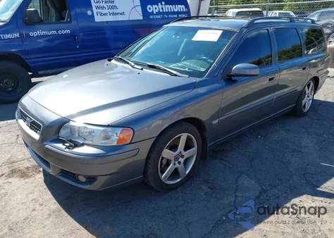 2005 Volvo V70 R z USA, uszkodzony, nr VIN YV1SJ527352488394